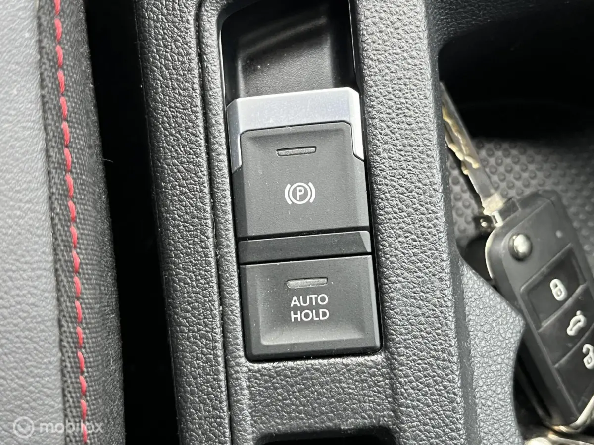 1.5 TSI R-Line LED*CAMERA*ACC*NAVI*CARPLAY*