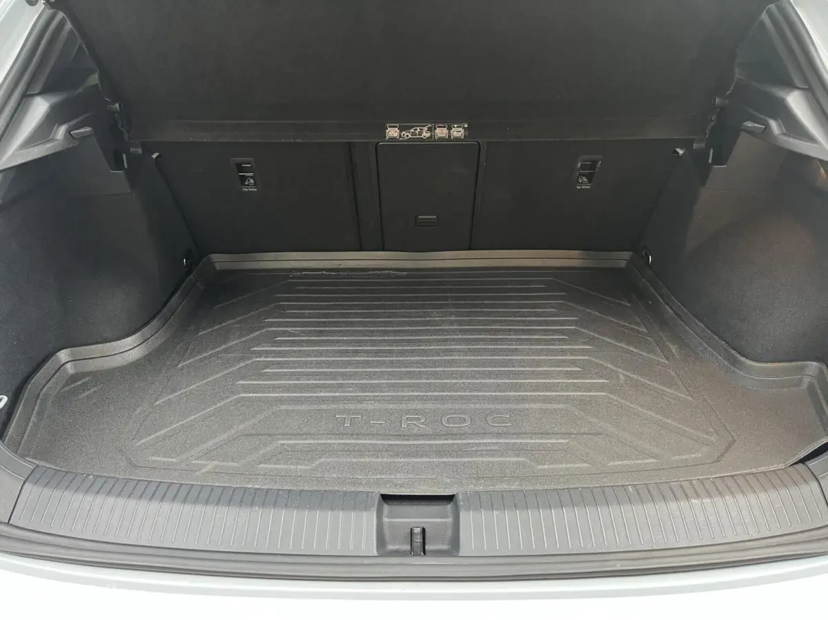 1.5 TSI R-Line LED*CAMERA*ACC*NAVI*CARPLAY*