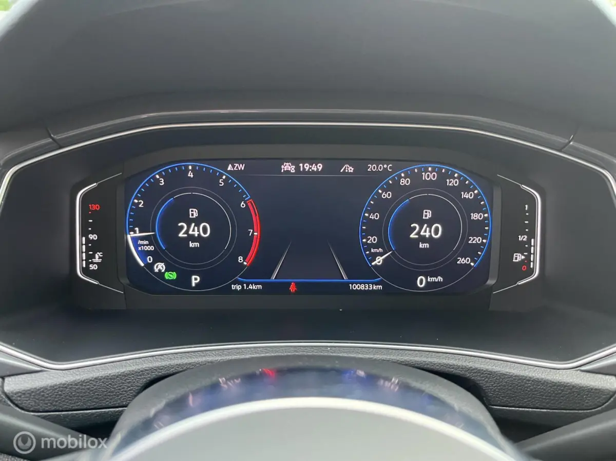 1.5 TSI R-Line LED*CAMERA*ACC*NAVI*CARPLAY*