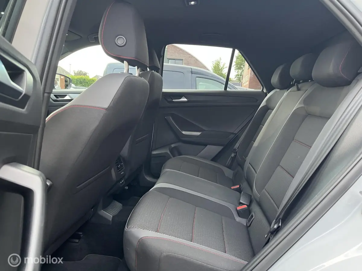1.5 TSI R-Line LED*CAMERA*ACC*NAVI*CARPLAY*