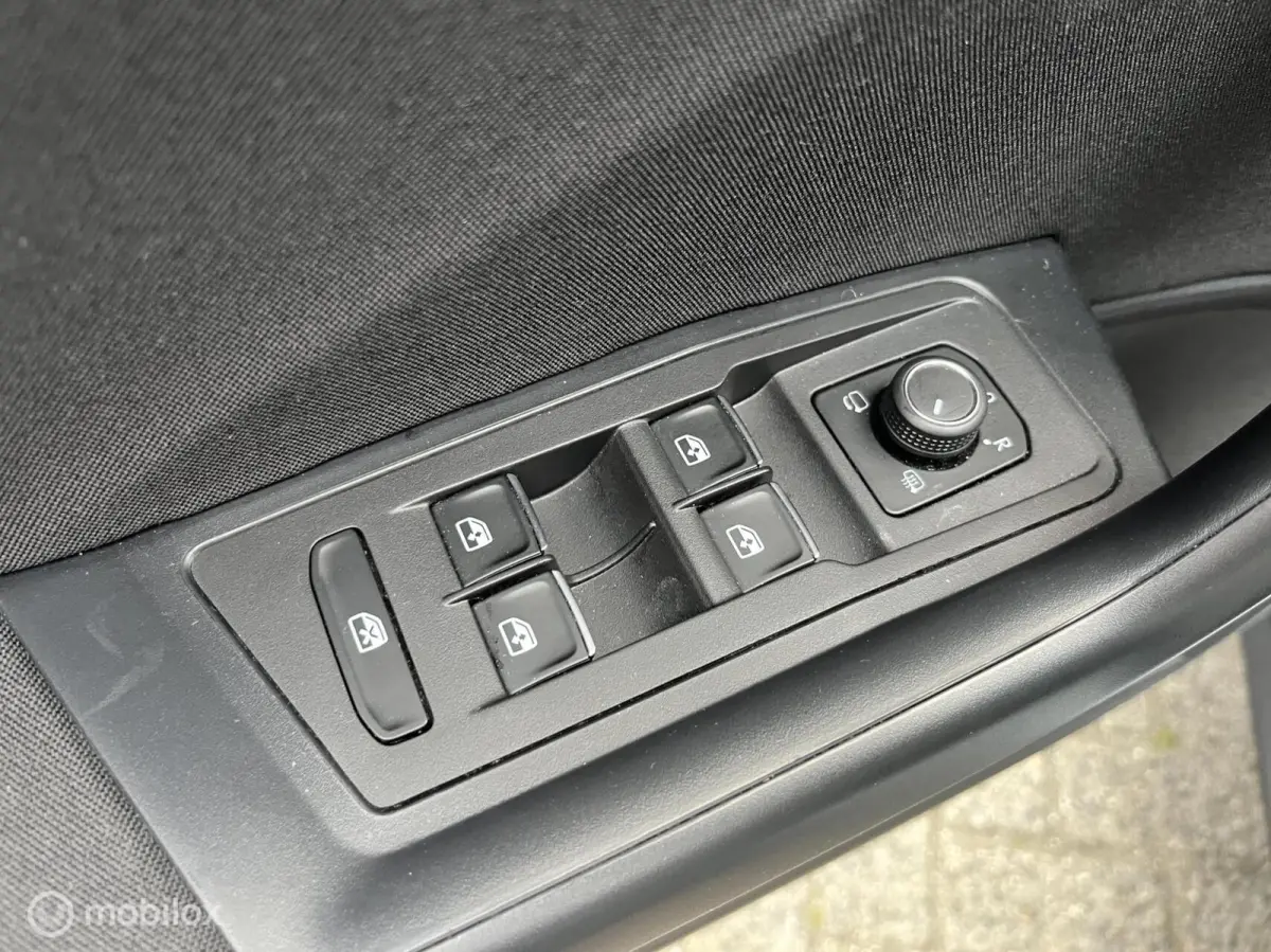 1.5 TSI R-Line LED*CAMERA*ACC*NAVI*CARPLAY*