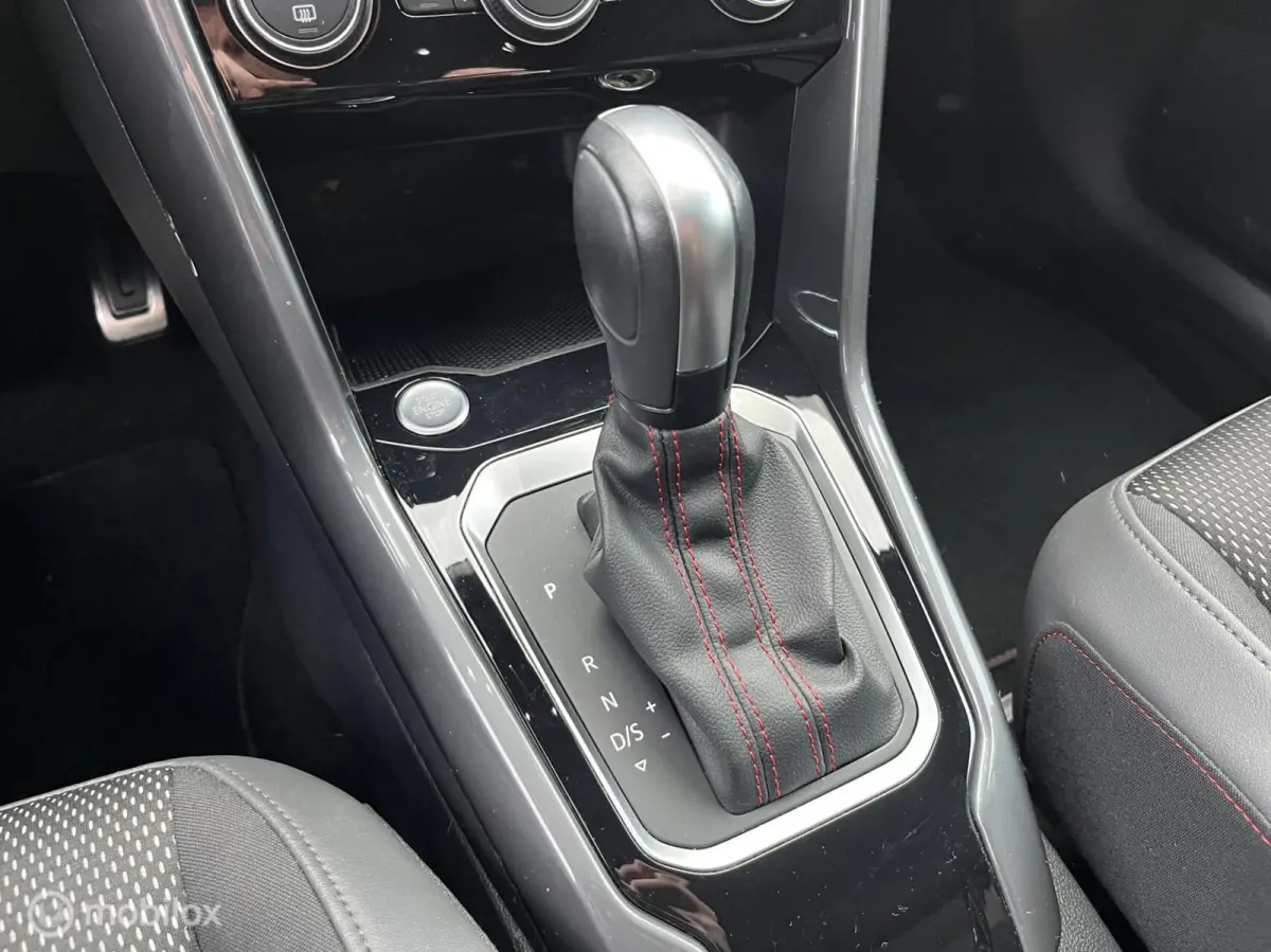 1.5 TSI R-Line LED*CAMERA*ACC*NAVI*CARPLAY*