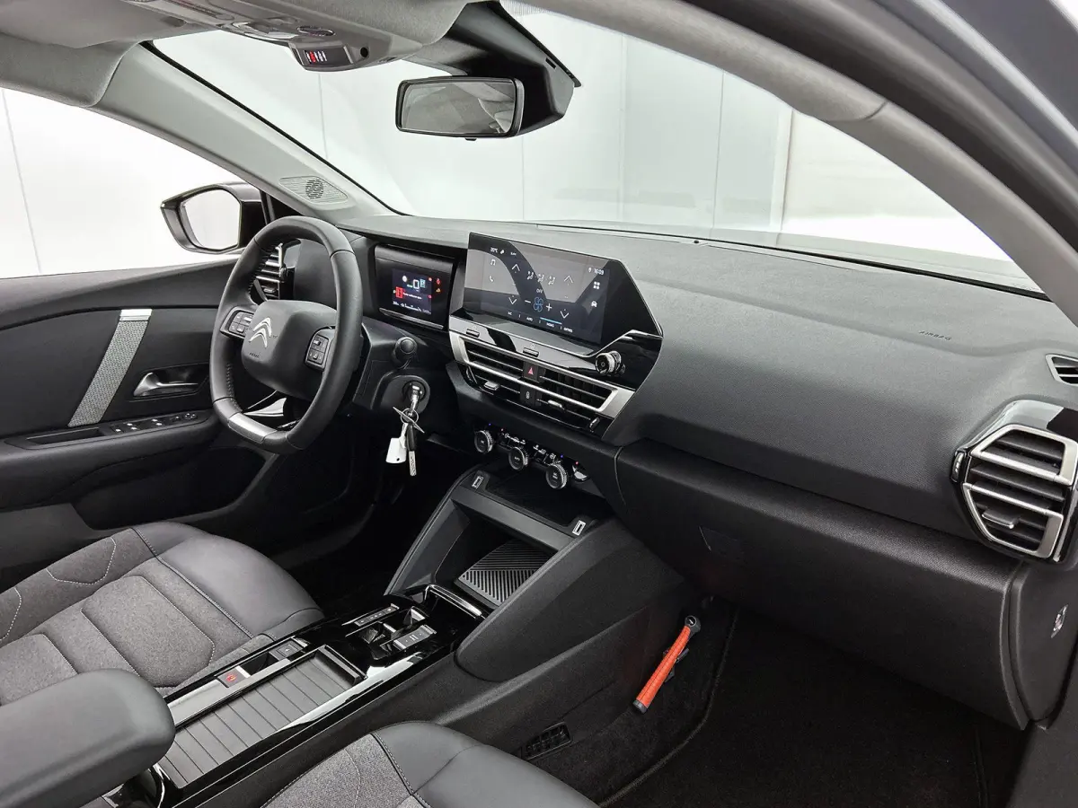 You 136pk 50 kWh Automaat |  ACCU 99% | Apple Carplay/Android Auto | Camera | Climate Control | Cruise Control |