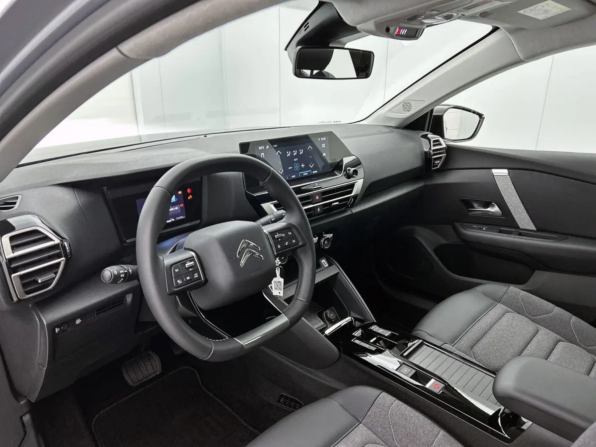 You 136pk 50 kWh Automaat |  ACCU 99% | Apple Carplay/Android Auto | Camera | Climate Control | Cruise Control |