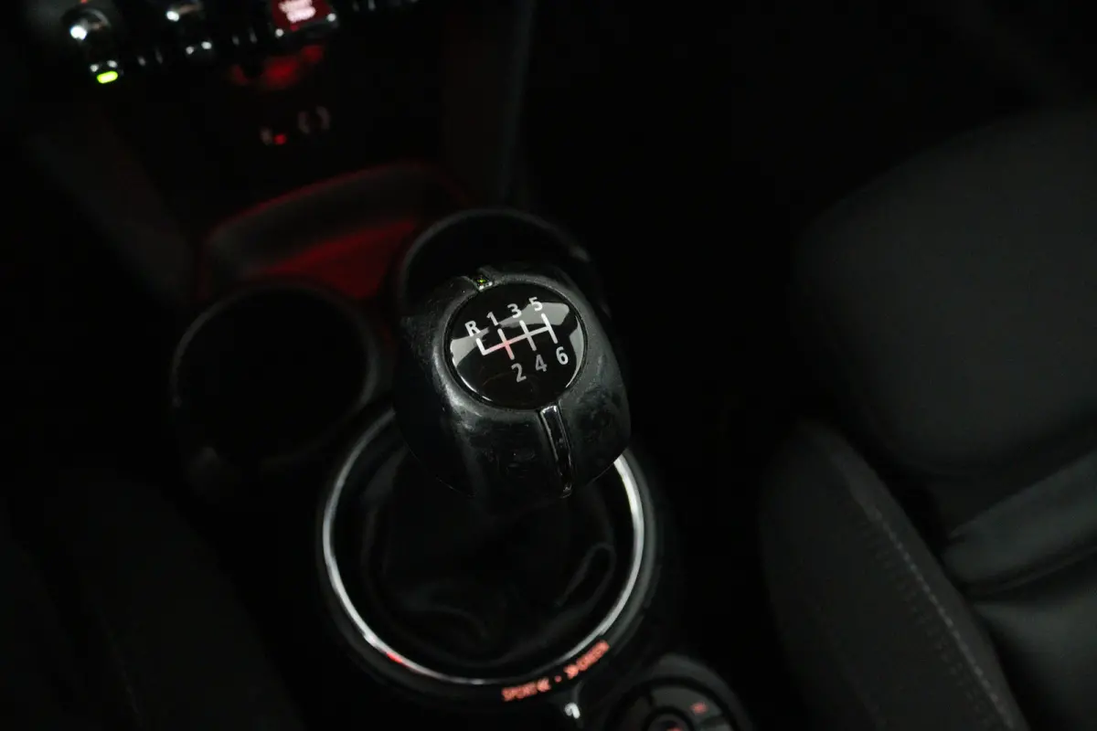 1.5 Pepper Serious Business (STOELVERWARMING, NAVIGATIE, CRUISE CONTROL, PARKEERSENSOREN)