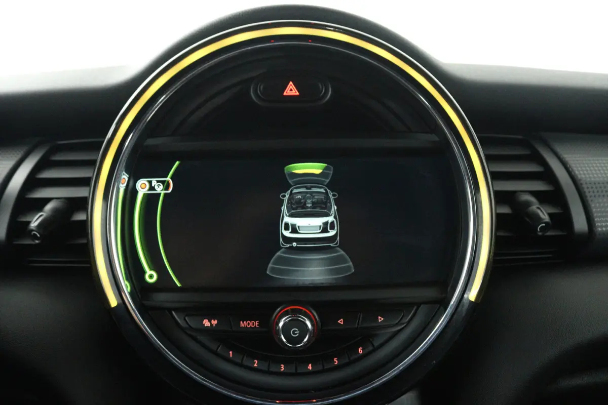 1.5 Pepper Serious Business (STOELVERWARMING, NAVIGATIE, CRUISE CONTROL, PARKEERSENSOREN)