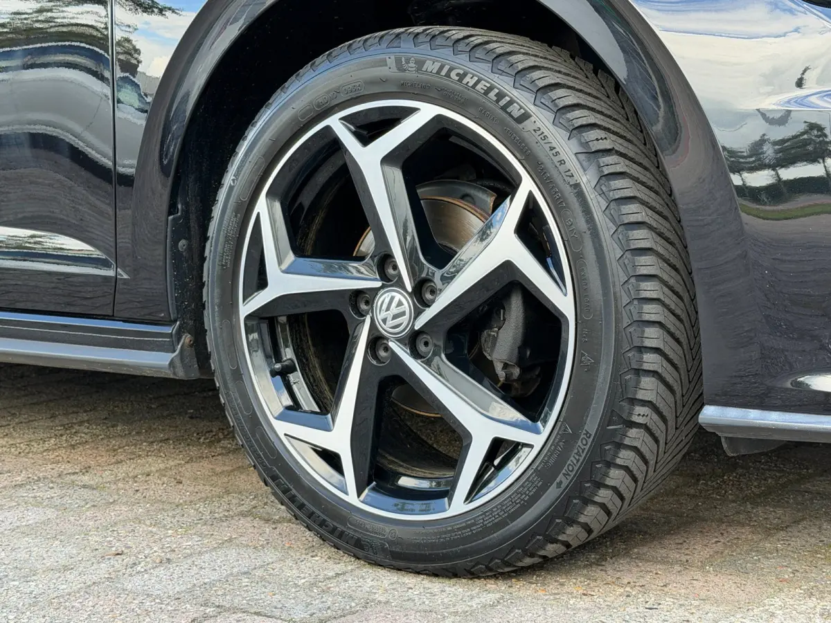 1.0 TSI Highline|R-LINE|VIRTUAL|PANO|17|CAMERA