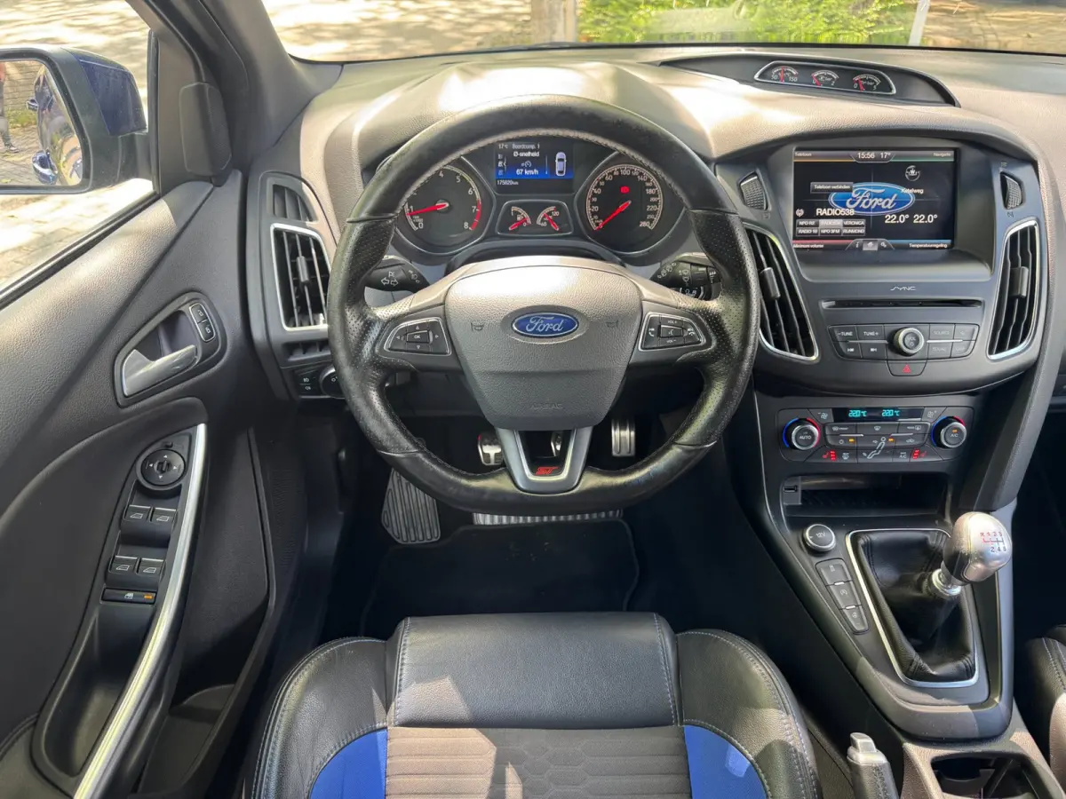 2.0 ST Sport Recaro Navi Volle onderhoudshistorie 250PK Nieuwstaat