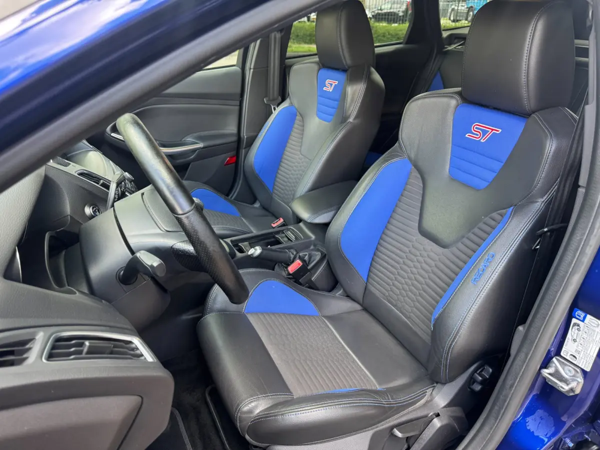 2.0 ST Sport Recaro Navi Volle onderhoudshistorie 250PK Nieuwstaat