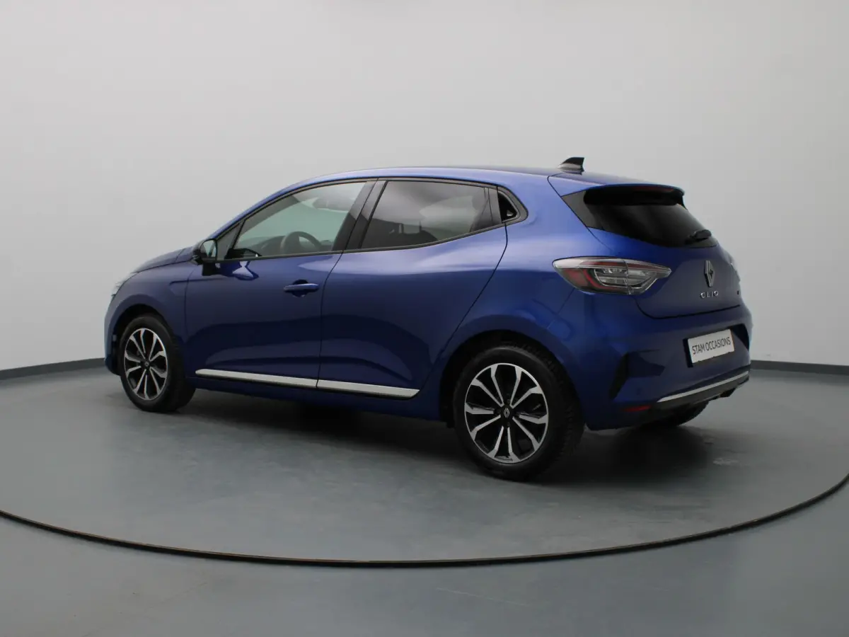 E-Tech Full Hybrid techno 145pk 360° Camera | Cruise | Navi | Parkeersens. v+a | Stoel-/stuurverw.