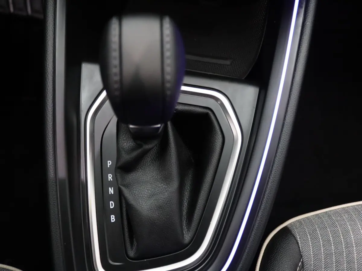 E-Tech Full Hybrid techno 145pk 360° Camera | Cruise | Navi | Parkeersens. v+a | Stoel-/stuurverw.