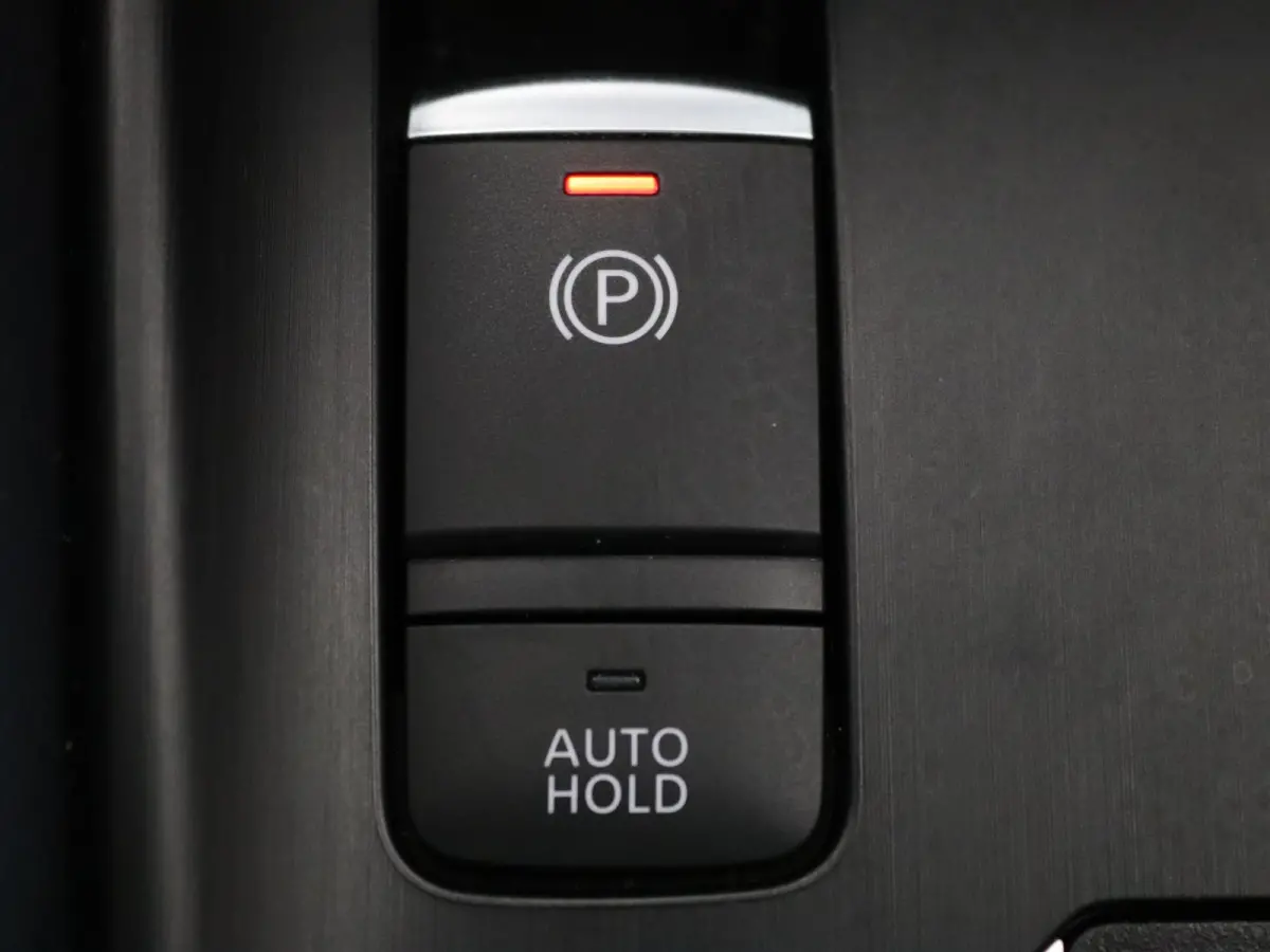 MHEV Xtronic Tekna 160pk Head-Up | 360° Camera | Adapt. Cruise | Parkeersens. v+a | Panoramadak