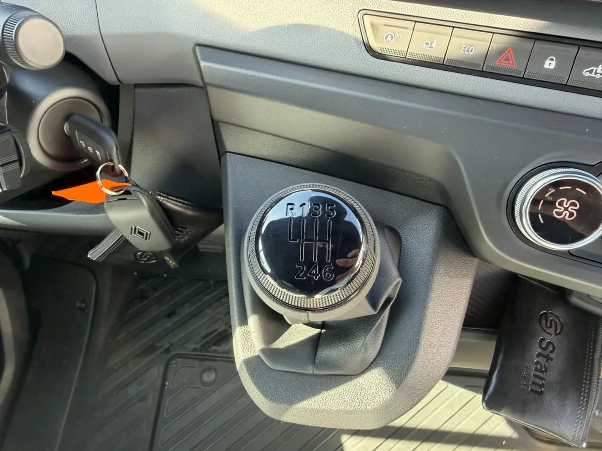 T35 2.0 dCi 150 L3H2 Advance Cruise | Navi | Parkeersensoren achter | Trekhaak | Schuideur Links en Rechts