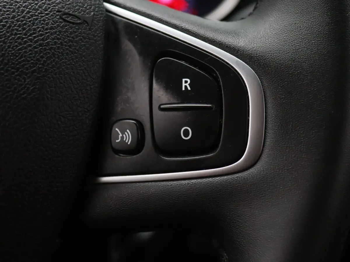 TCe Limited 90pk Airco | Cruise | Navi | Parkeersens. achter