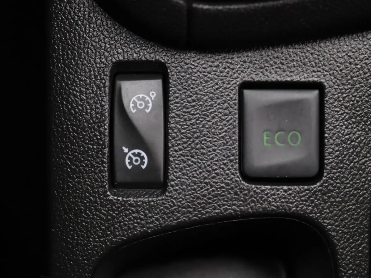 TCe Limited 90pk Airco | Cruise | Navi | Parkeersens. achter