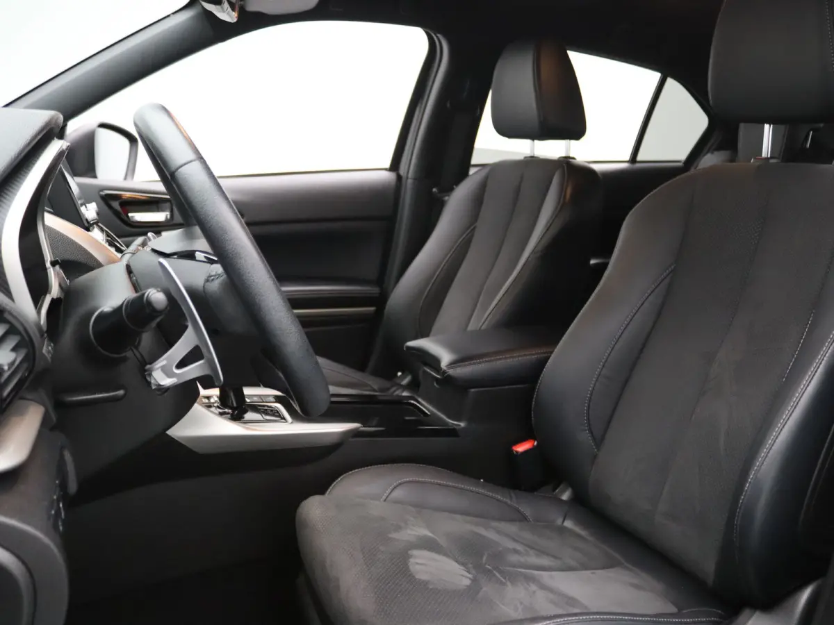 PHEV Intense+ 187pk Camera | Cruise | Navi | Parkeersens. v+a | Stoelverw.