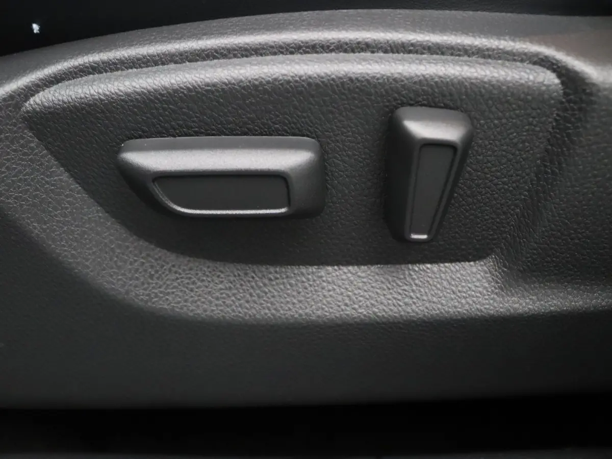 PHEV Intense+ 187pk Camera | Cruise | Navi | Parkeersens. v+a | Stoelverw.