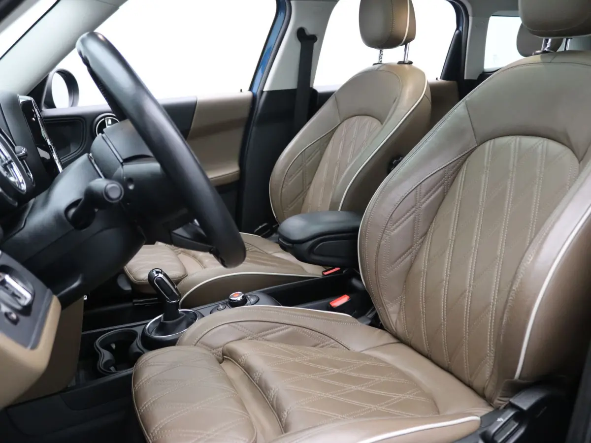 Mini Cooper Chili 135pk Airco | Parkeersens. v+a | Voorruitverw. | Trekhaak afneembaar.