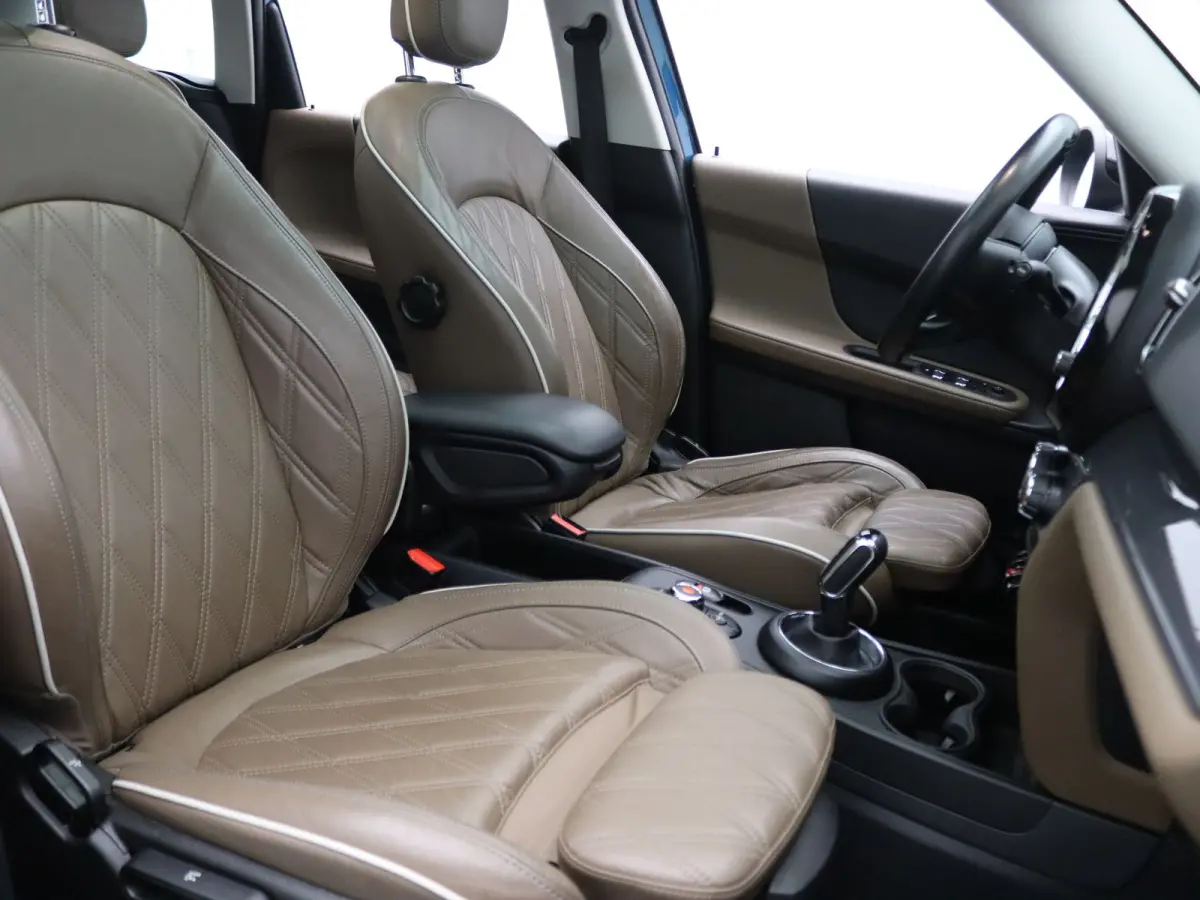 Mini Cooper Chili 135pk Airco | Parkeersens. v+a | Voorruitverw. | Trekhaak afneembaar.