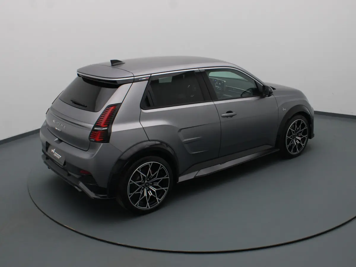GT Premium 52 kWh Lichtmetalen Velgen 19" Snowflake Diamantee / Remklauwen rood Daklijst Hypersatin | Franse vlag op C-stijl