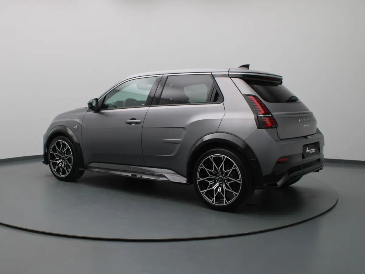 GT Premium 52 kWh Lichtmetalen Velgen 19" Snowflake Diamantee / Remklauwen rood Daklijst Hypersatin | Franse vlag op C-stijl