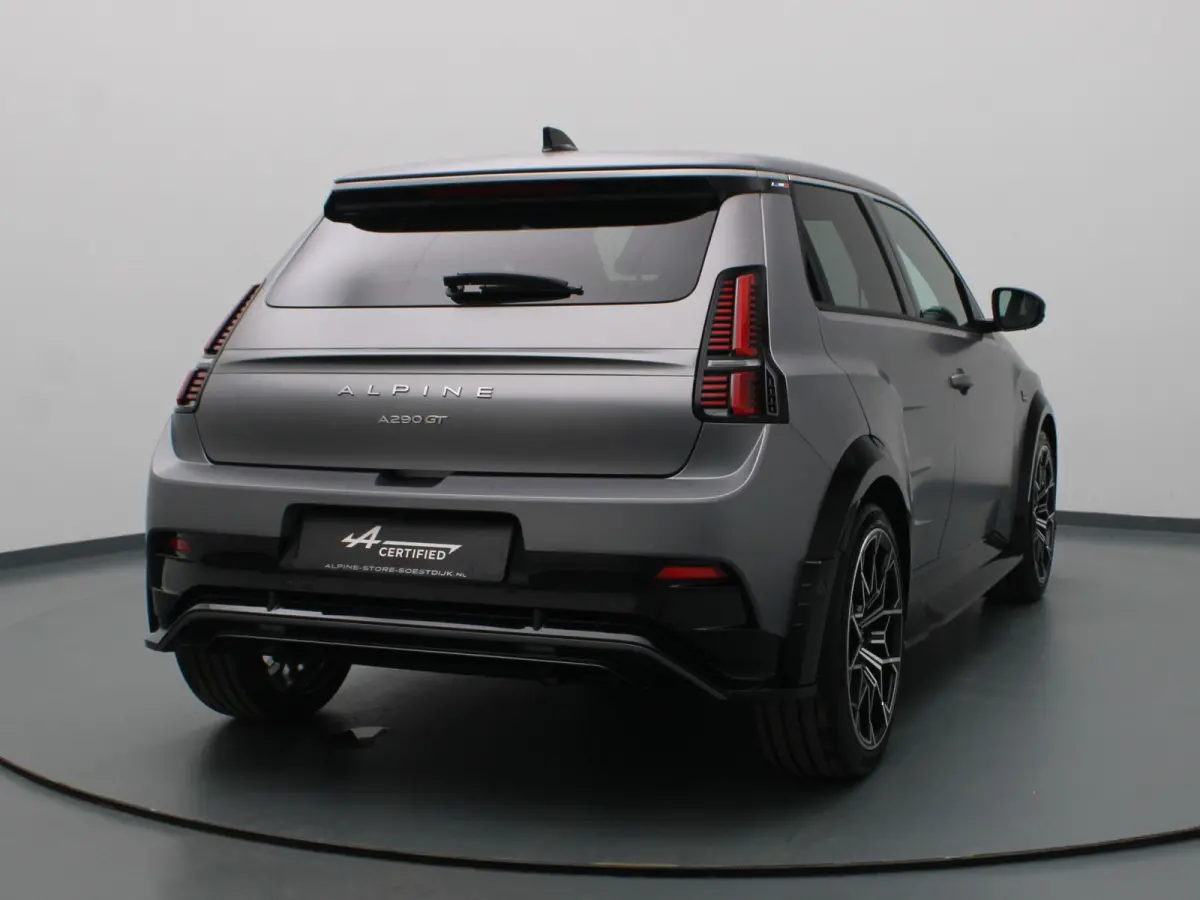 GT Premium 52 kWh Lichtmetalen Velgen 19" Snowflake Diamantee / Remklauwen rood Daklijst Hypersatin | Franse vlag op C-stijl