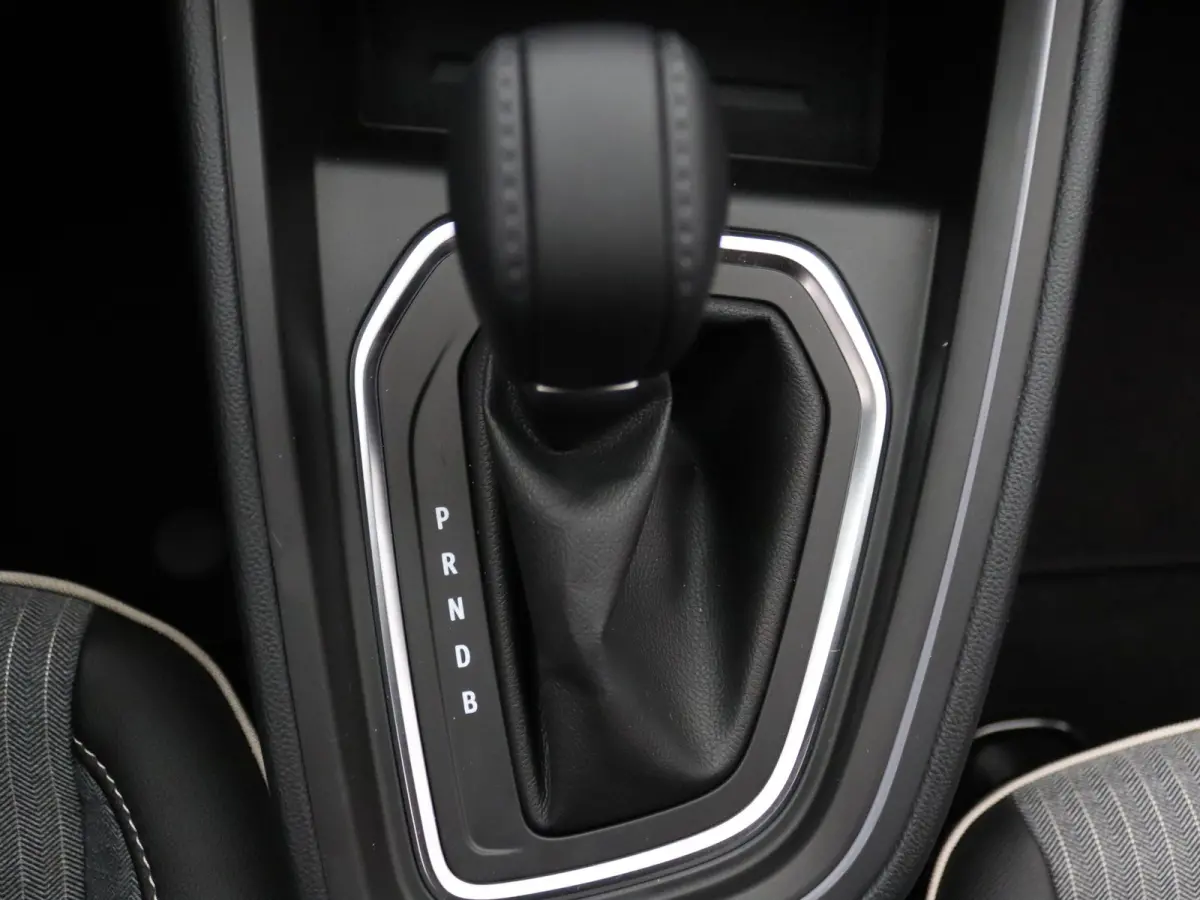 145pk E-Tech Full Hybrid techno Automaat Camera | Cruise | Navi | Parkeersens. achter
