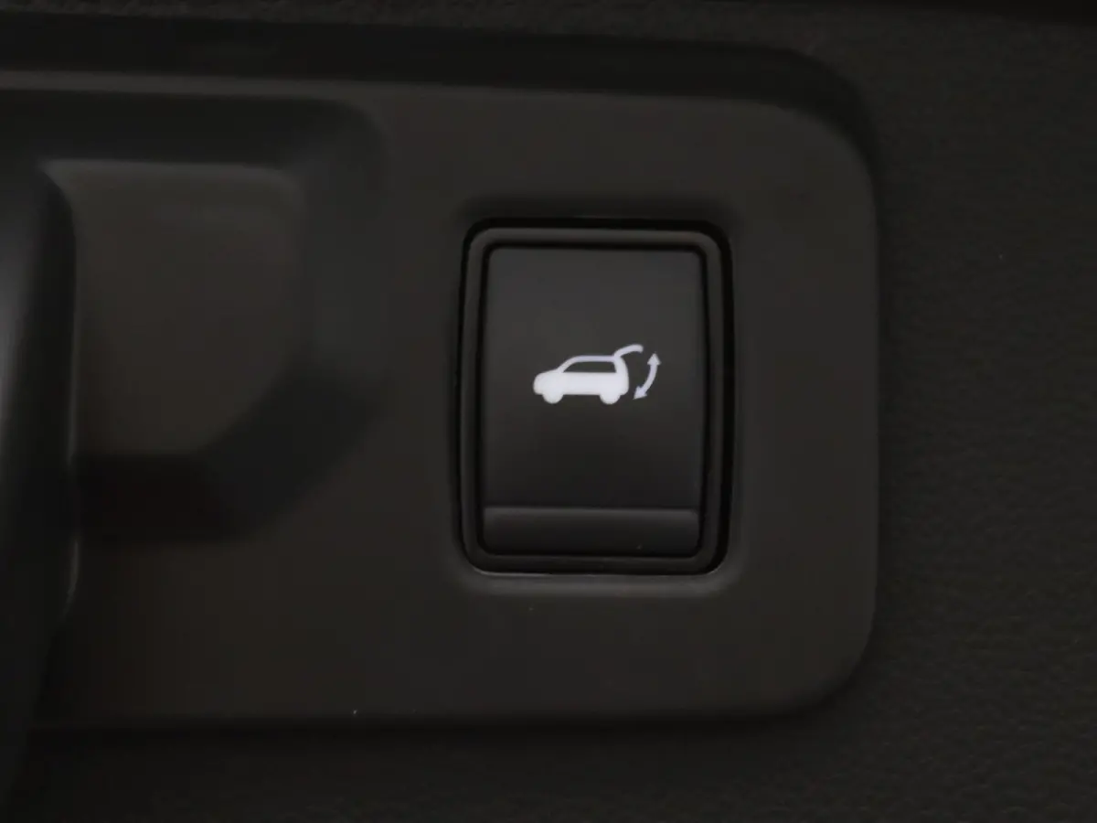 E-Tech full hybrid techno 200pk Camera | Adapt. Cruise | Parkeersens. v+a | Stoel-/stuur-/voorruitverw.