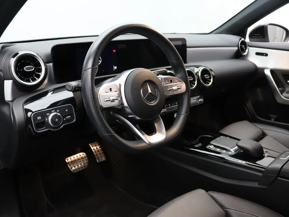 200 AMG Line 165pk Automaat Camera | Cruise | Climate | Navi | Parkeersens. v+a