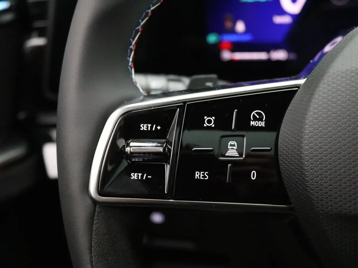 E-Tech Hybrid 200pk Iconic Esprit Alpine 4-Control | Adapt. cruise | Harman Kardon | Head-Up | Panoramadak