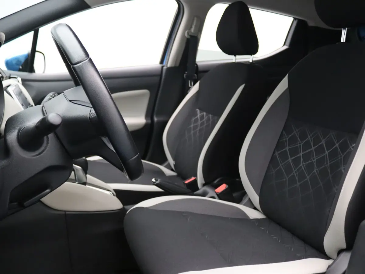 1.0 IG-T N-Connecta 100pk Camera | Cruise | Navi | Parkeersens. achter | Stoelverw.