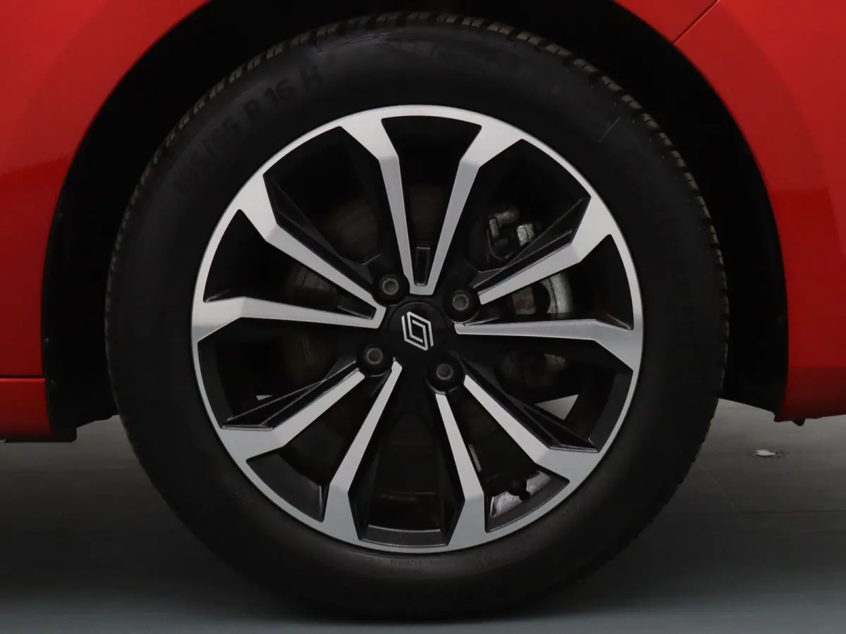 E-Tech Full Hybrid techno 145pk 360° Camera | Cruise | Navi | Parkeersens. v+a | Stoel-/stuurverw.