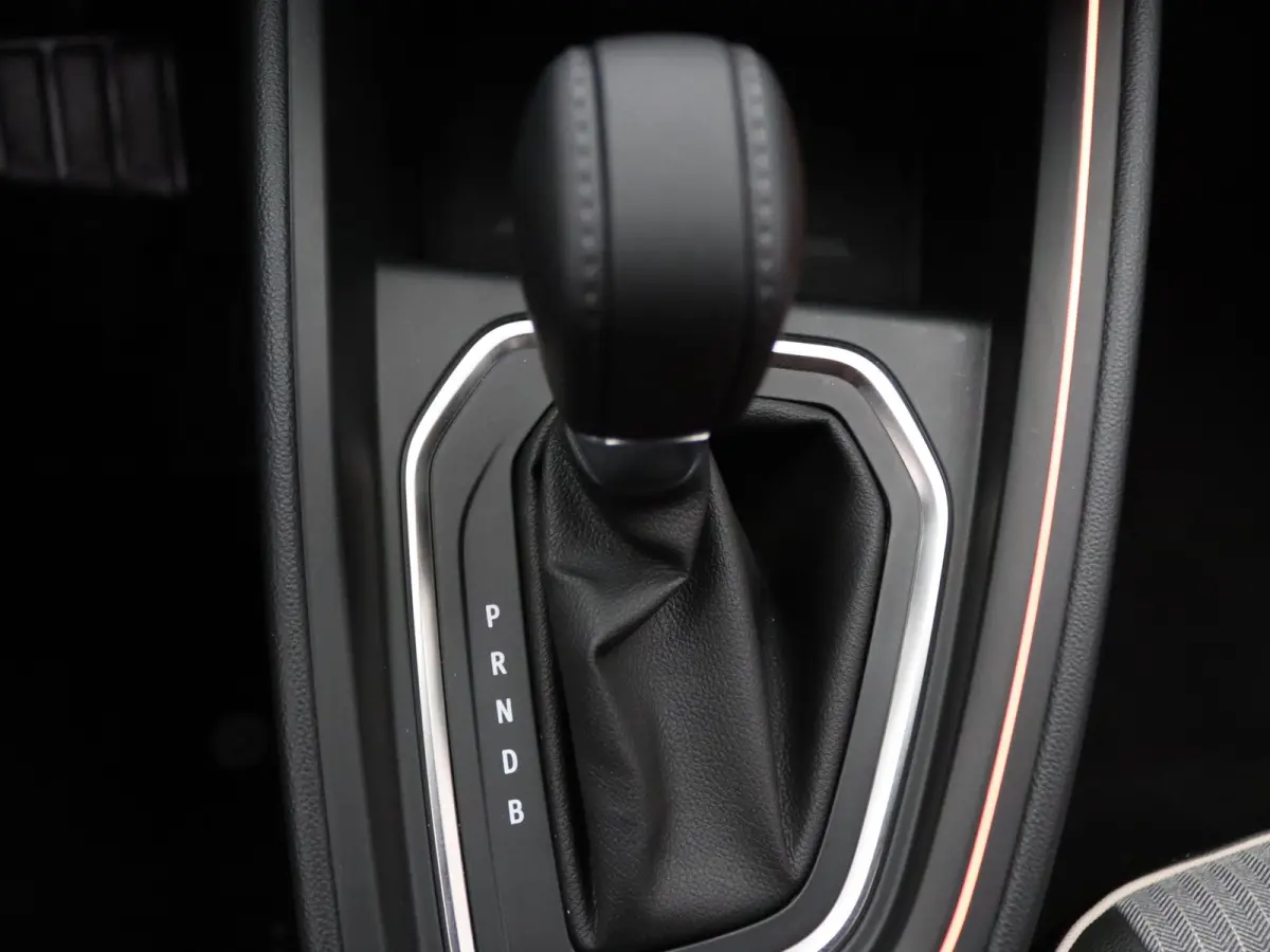 E-Tech Full Hybrid techno 145pk 360° Camera | Cruise | Navi | Parkeersens. v+a | Stoel-/stuurverw.
