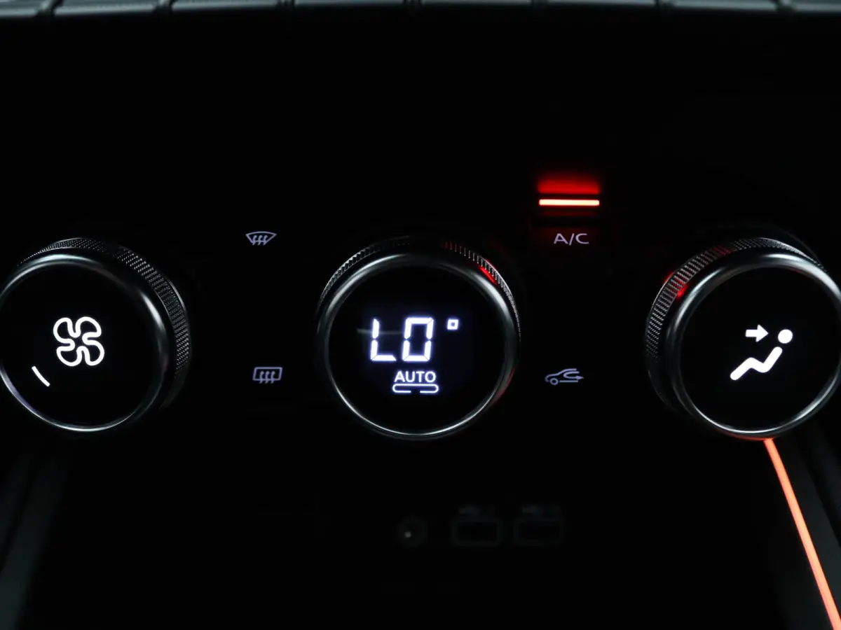 E-Tech Full Hybrid techno 145pk 360° Camera | Cruise | Navi | Parkeersens. v+a | Stoel-/stuurverw.