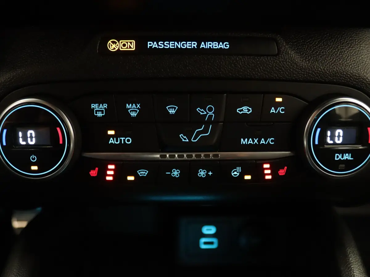 EcoBoost Hybrid ST Line Style Winter Package | B&O