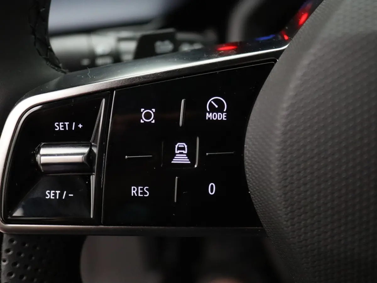 EVOLVE 52 kWh Automaat Camera | Adapt. Cruise | Stoel-/stuurverw.