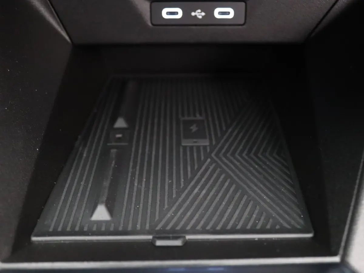 techno full hybrid E-Tech 160 pk 360° Camera | Adapt. Cruise | Parkeersens. v+a | Stoelverw.