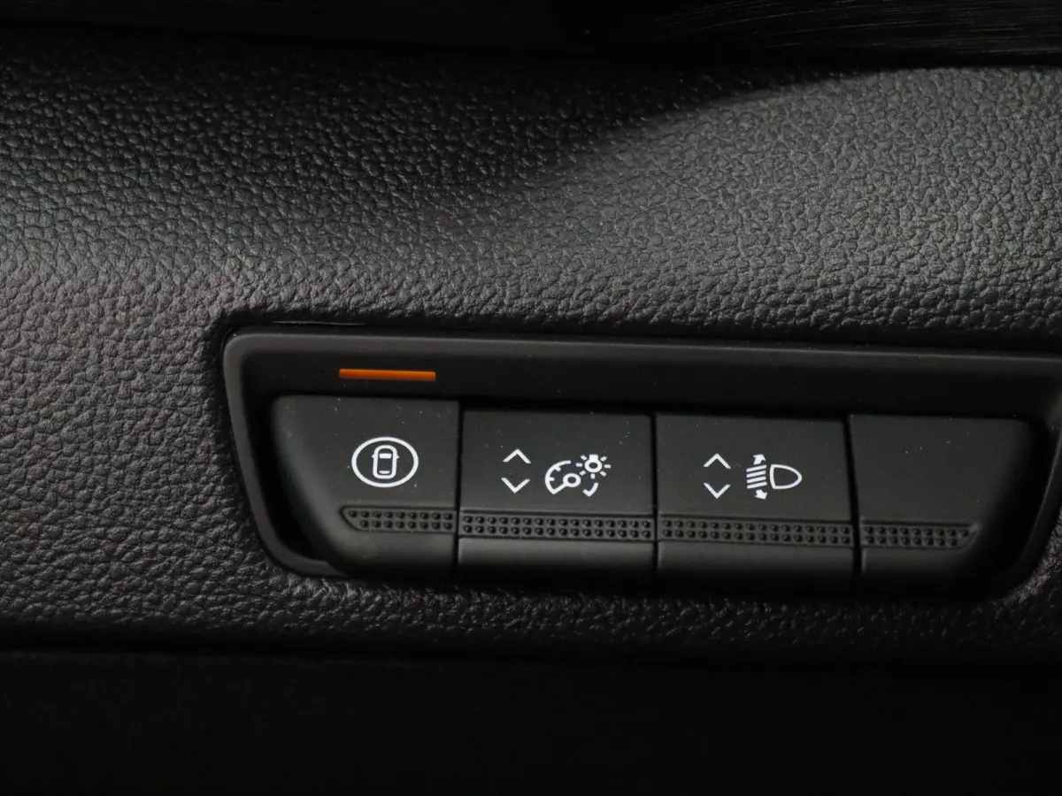 Blue dCi 150 EDC T30 L2H1 Extra Camera | Cruise | Parkeersens. v+a | Stoelverw.