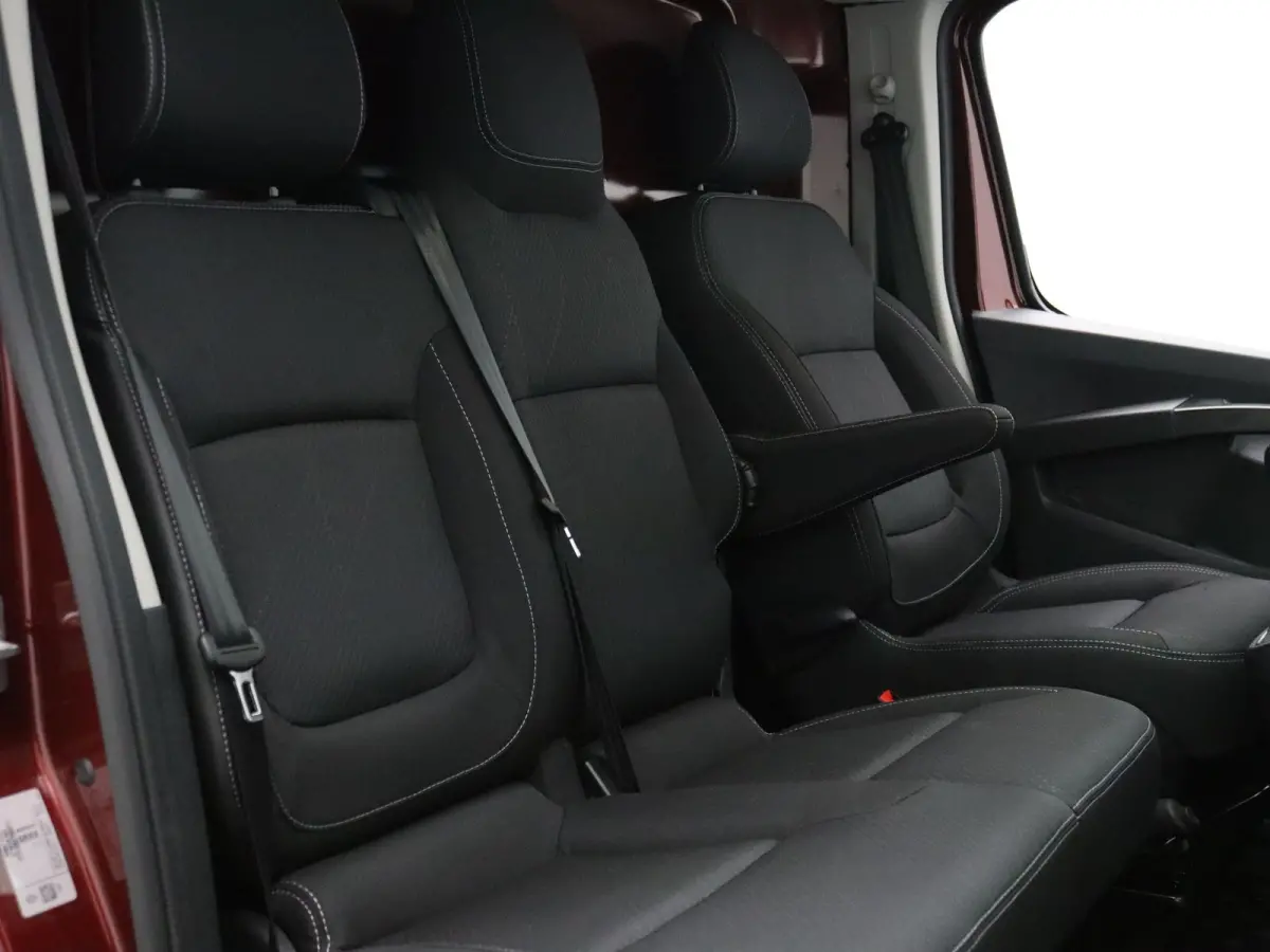 Blue dCi 150 EDC T30 L2H1 Extra Camera | Cruise | Parkeersens. v+a | Stoelverw.