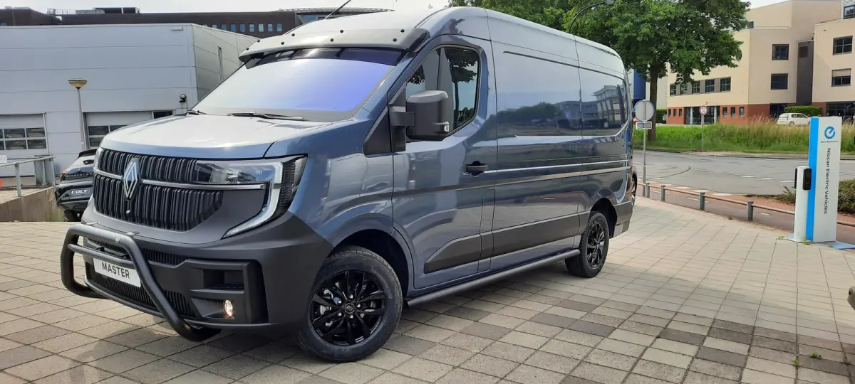 T35 2.0 dCi 130 L2H2 Advance Stam Limité 75 Bullbar | Sidebars | 17"inch Lichtmetalen velgen