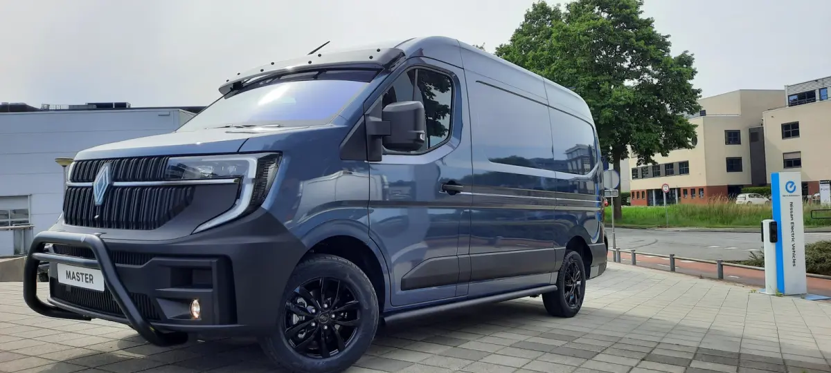 T35 2.0 dCi 130 L2H2 Advance Stam Limité 75 Bullbar | Sidebars | 17"inch Lichtmetalen velgen