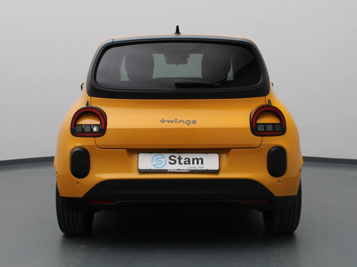 urban range techno 27.5 kWh Camera | Adapt. Cruise | Navi | Parkeersens. v+a | Stoelverw.