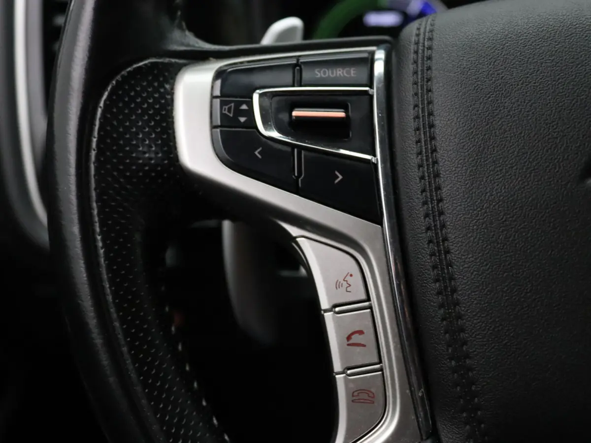 PHEV Intense 225pk Camera | Cruise | Navi | Stoelverw.