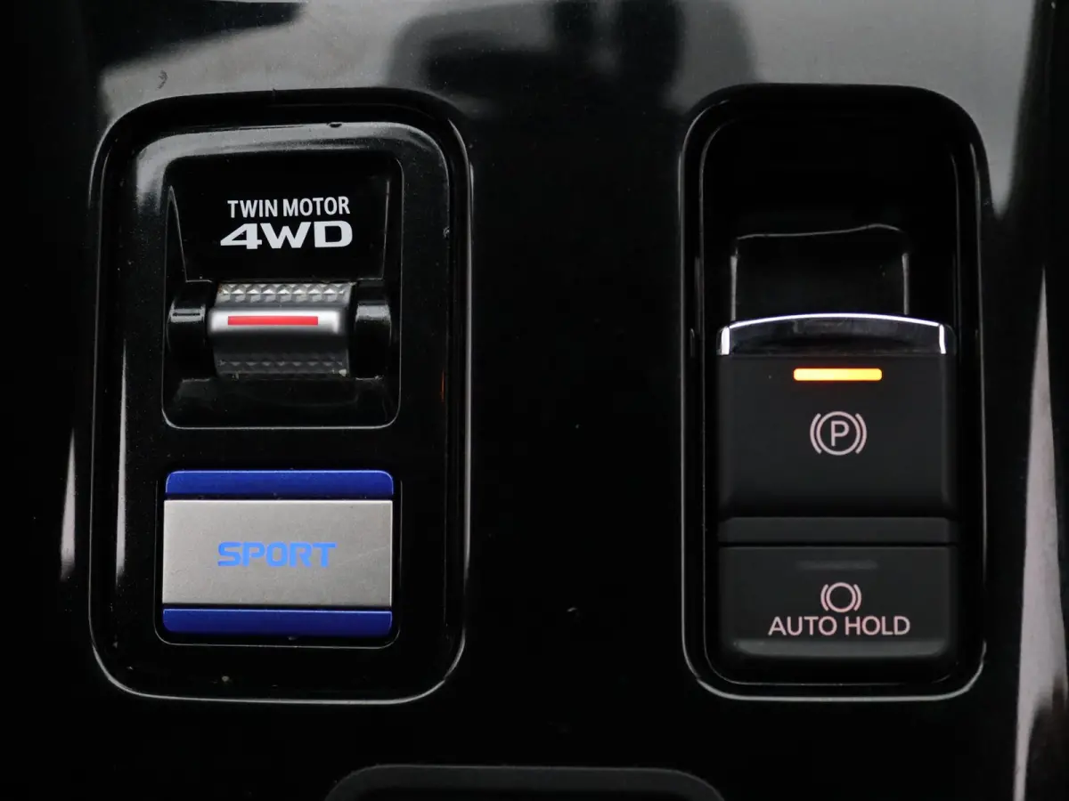 PHEV Intense 225pk Camera | Cruise | Navi | Stoelverw.