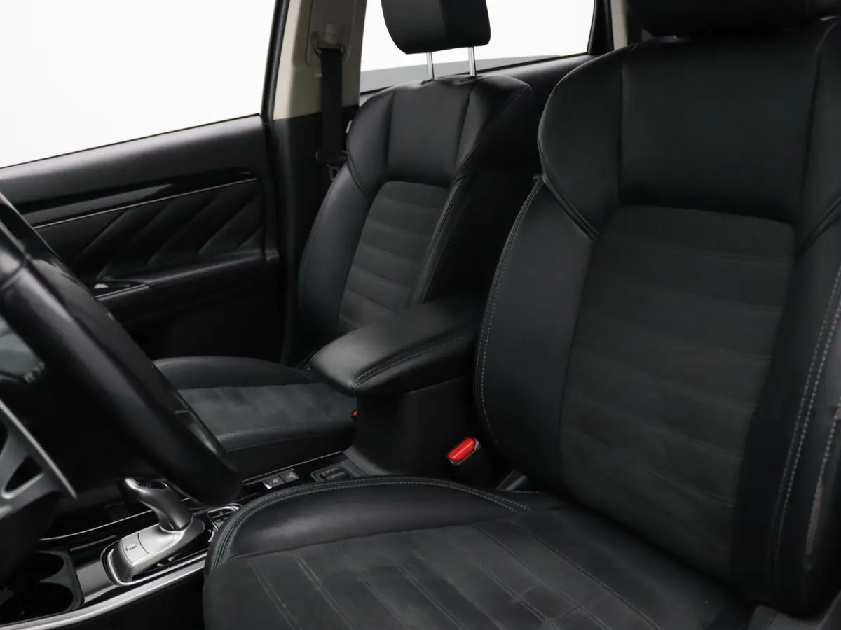 PHEV Intense 225pk Camera | Cruise | Navi | Stoelverw.