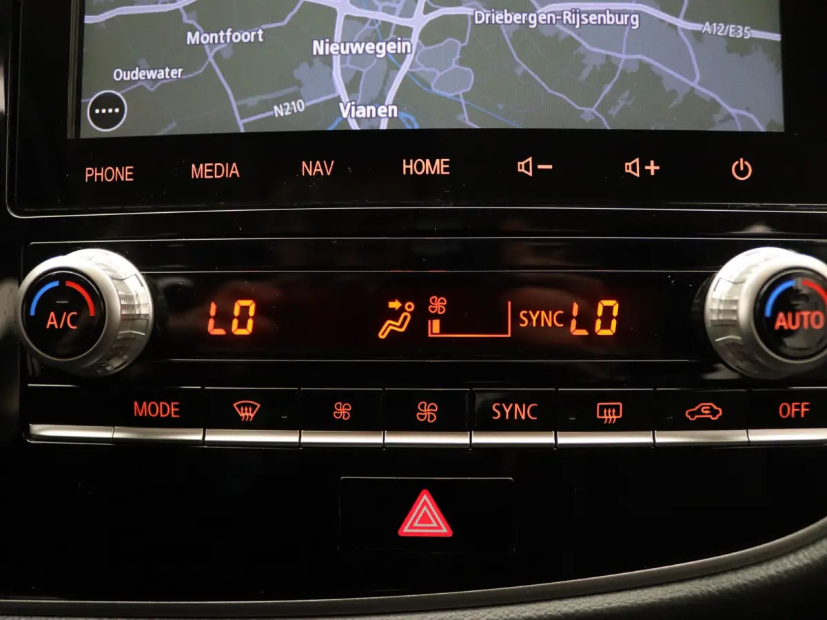 PHEV Intense 225pk Camera | Cruise | Navi | Stoelverw.