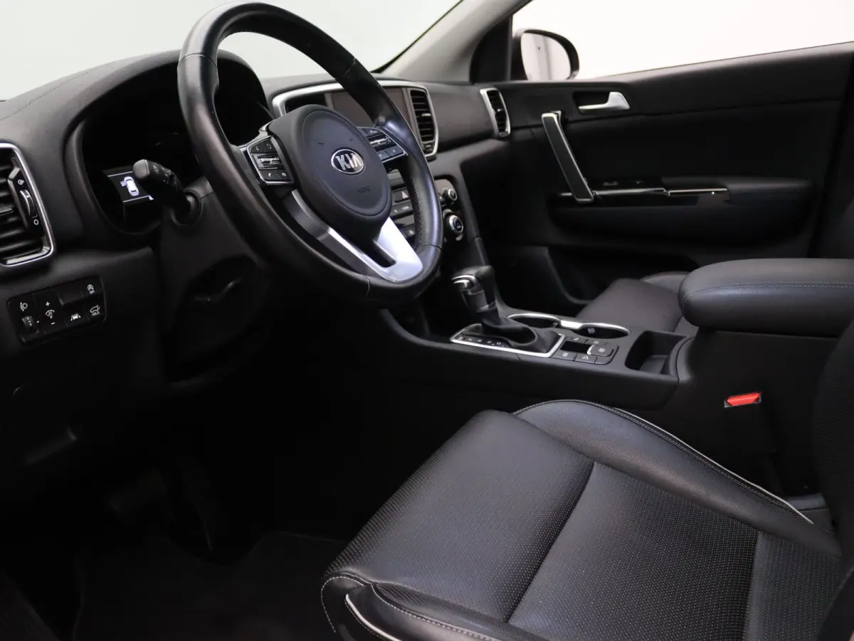 1.6 T-GDI Black Edition 177pk Automaat JBL | Camera | Parkeersens. v+a | Stoelverw. | Panoramadak