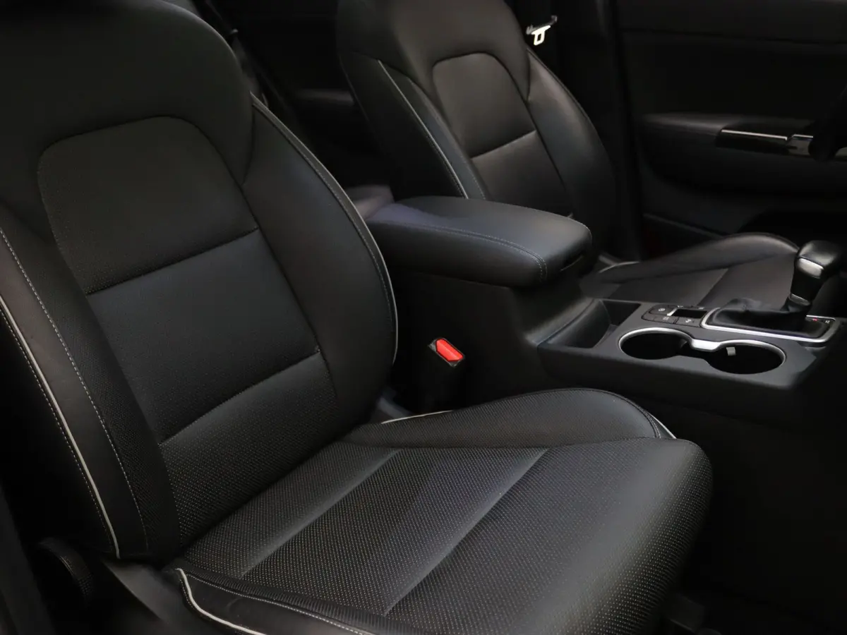 1.6 T-GDI Black Edition 177pk Automaat JBL | Camera | Parkeersens. v+a | Stoelverw. | Panoramadak