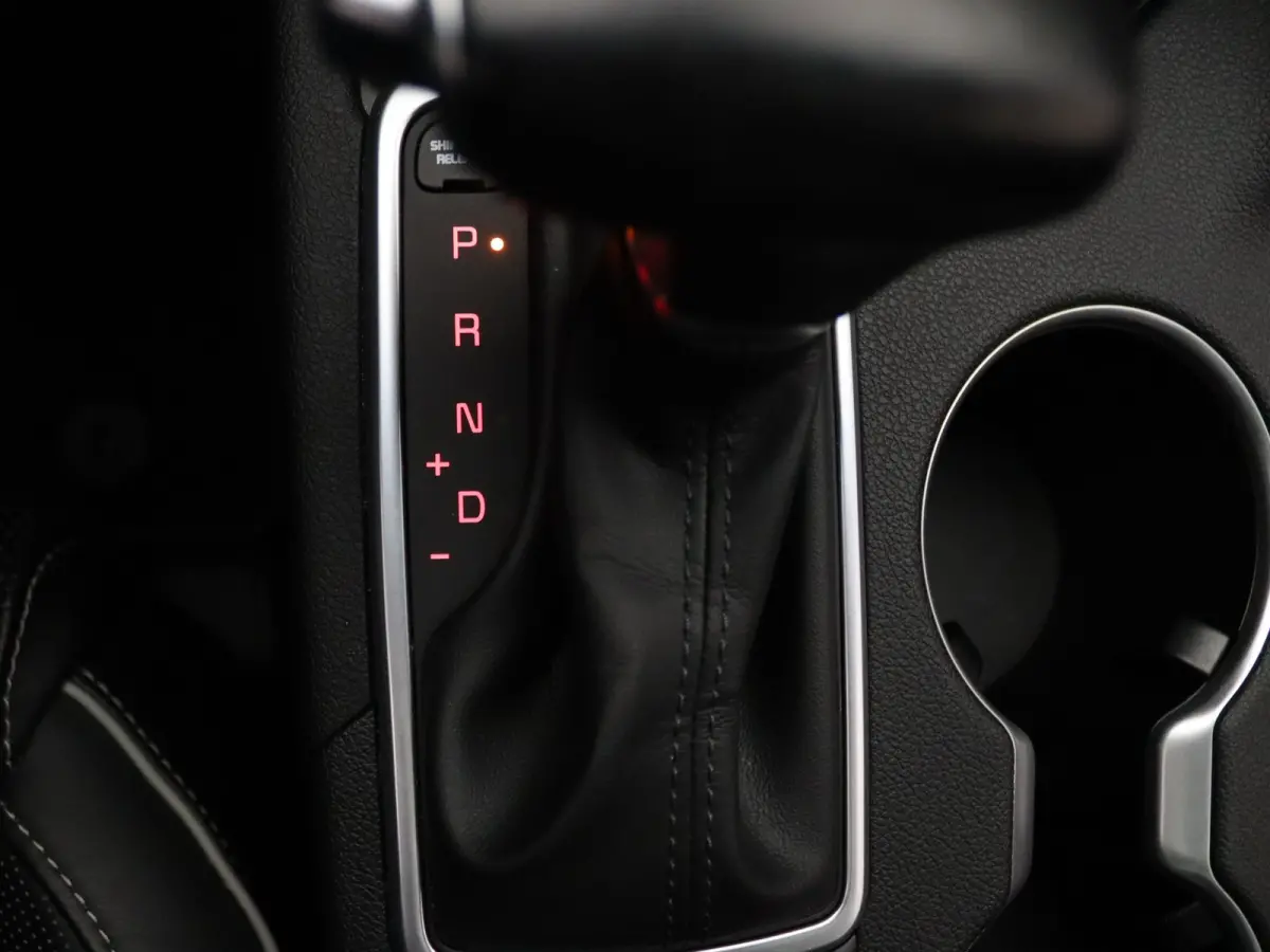 1.6 T-GDI Black Edition 177pk Automaat JBL | Camera | Parkeersens. v+a | Stoelverw. | Panoramadak