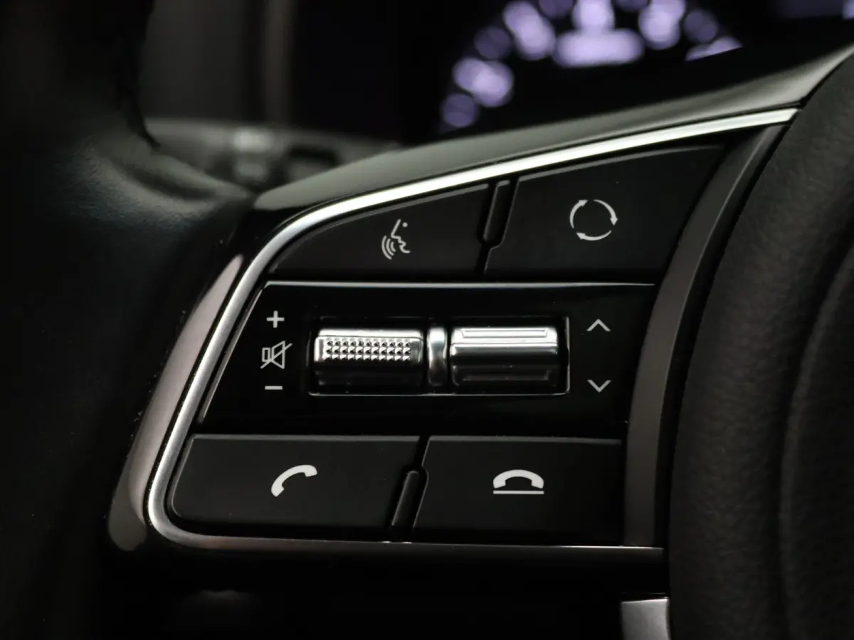 1.6 T-GDI Black Edition 177pk Automaat JBL | Camera | Parkeersens. v+a | Stoelverw. | Panoramadak